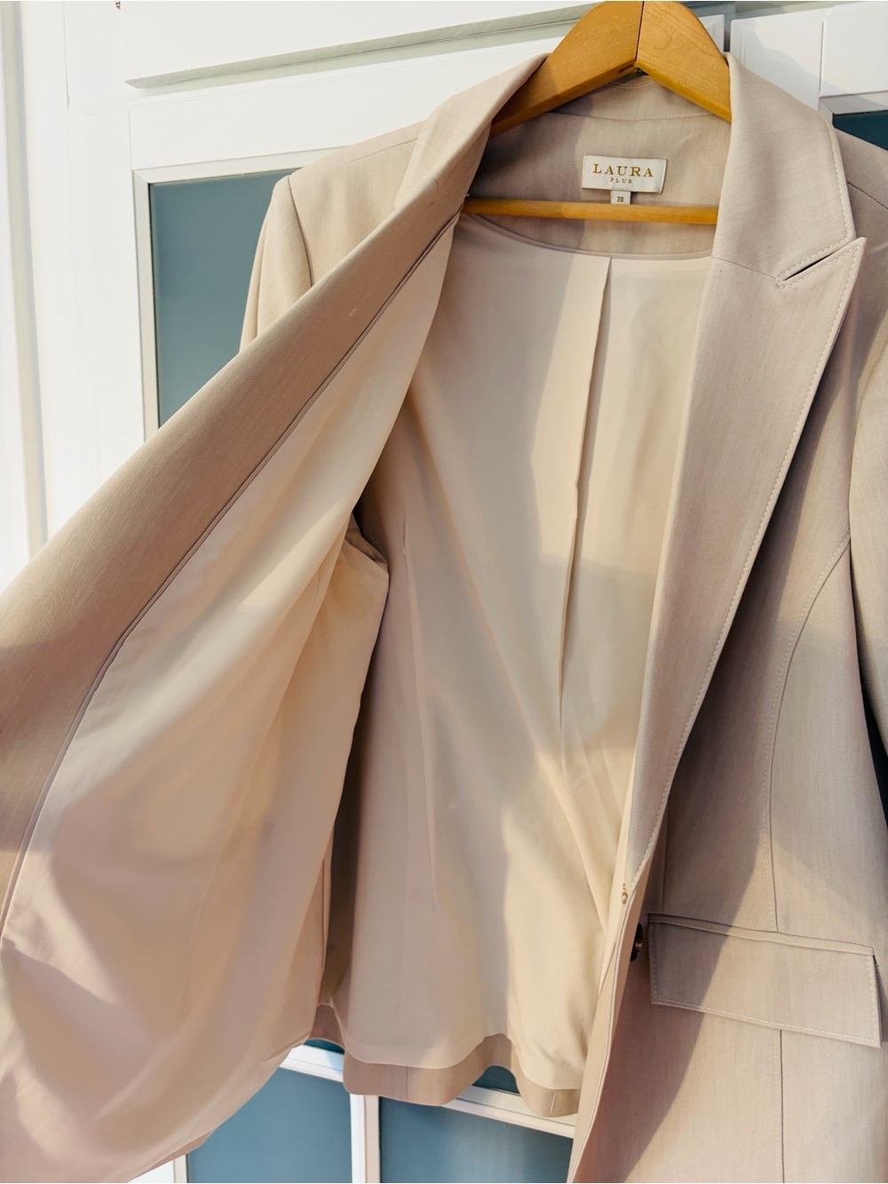 Laura Plus Tan Jacket - Picture 4 of 6